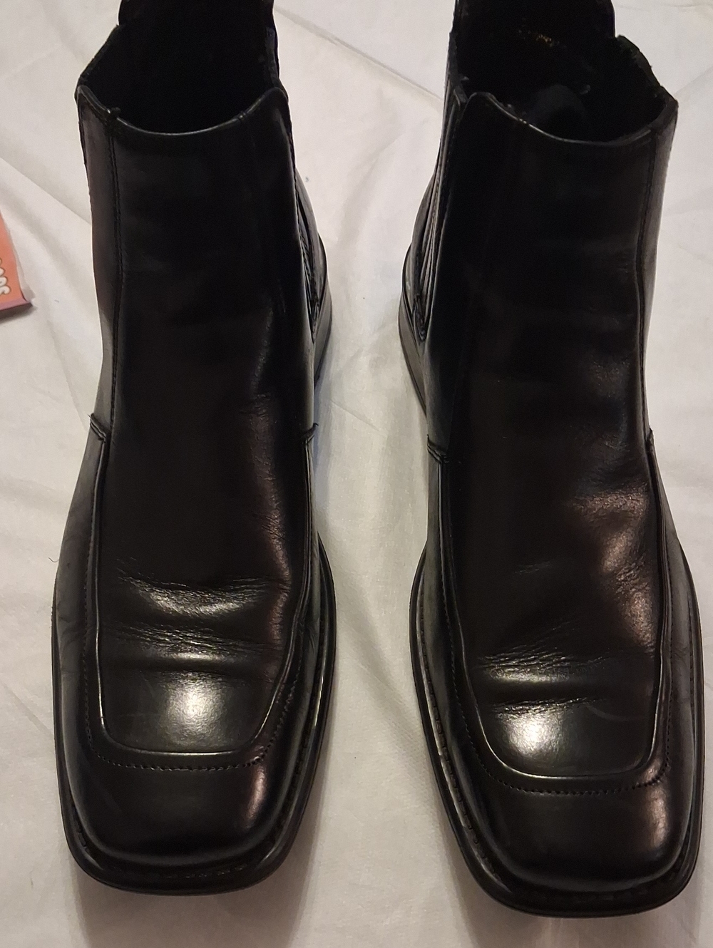 Skechers Men’s Black Leather Chukka Boots